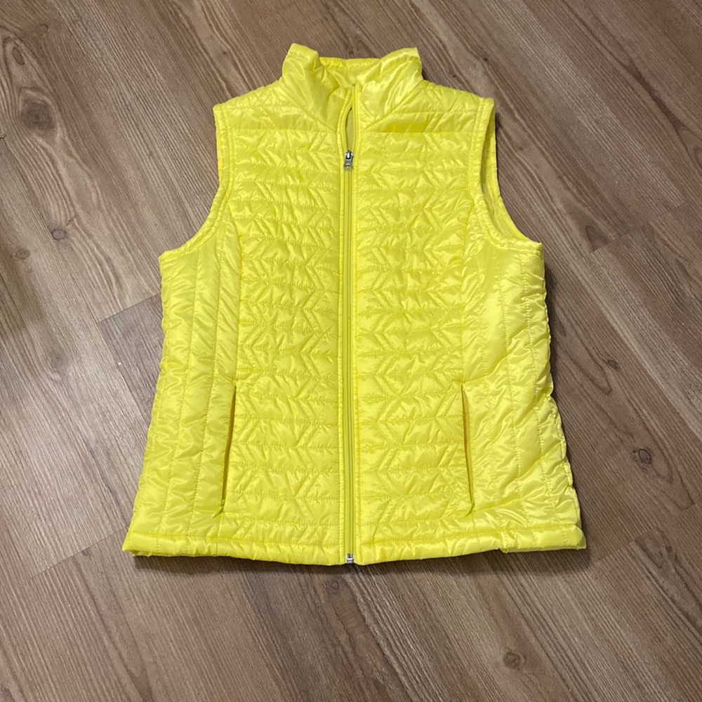Ladies light puffer vest